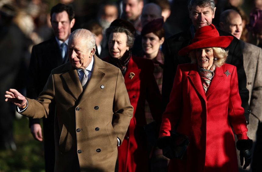 Rodzina królewska podczas świątecznego spaceru w Sandringham
