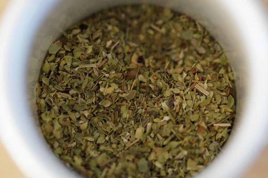 Suszone oregano