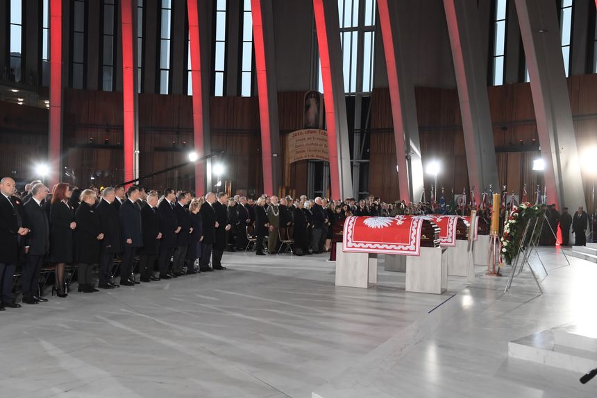 Uroczystość złożenia szczątków prezydentów RP na uchodźstwie