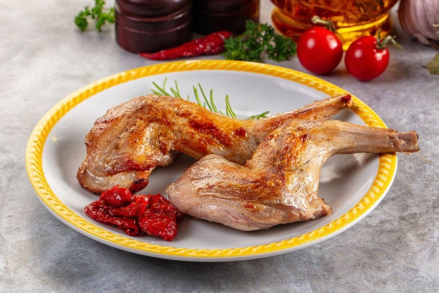 Pieczone mięso z królika
