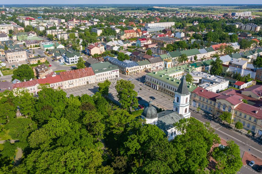 Suwałki, widok z lotu ptaka na plac im. Marii Konopnickiej