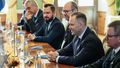  Wizyta oficjalna Prezydenta RP Karola Nawrockiego w Republice Slowackiej. Rozmowy plenarne delegacji. N/z: Jaroslaw Debowski, Marcin Przydacz, Karol Nawrocki