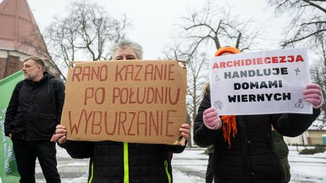 Pikieta mieszkańców osiedla pod poznańską katedrą