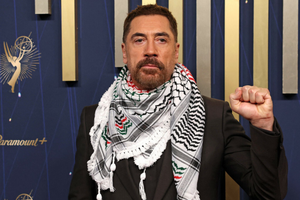 Javier Bardem na 77. gali rozdania nagród Emmy w Los Angeles