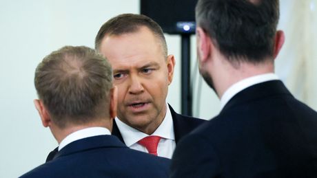 Karol Nawrocki podpisze ustawę ws. SAFE?