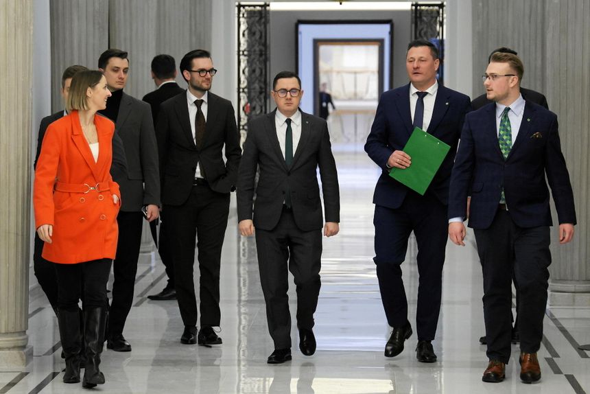 Minister energii Miłosz Motyka i przewodniczący klubu parlamentarnego PSL Krzysztof Paszyk