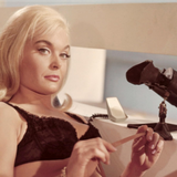 Goldfinger - Shirley Eaton -  kadr z filmu
