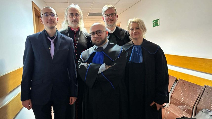 Oskarżeni z obroną