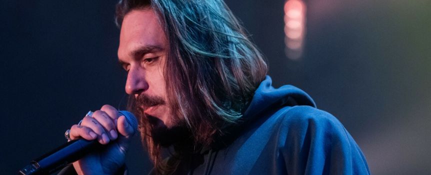 Miuosh podczas koncertu w ramach trasy Męskie Granie w Poznaniu