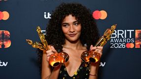 Olivia Dean na rozdaniu nagród Brit Awards 2026
