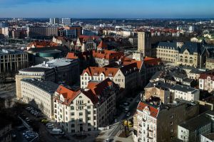 Widok na zabudowę miejską w Poznaniu