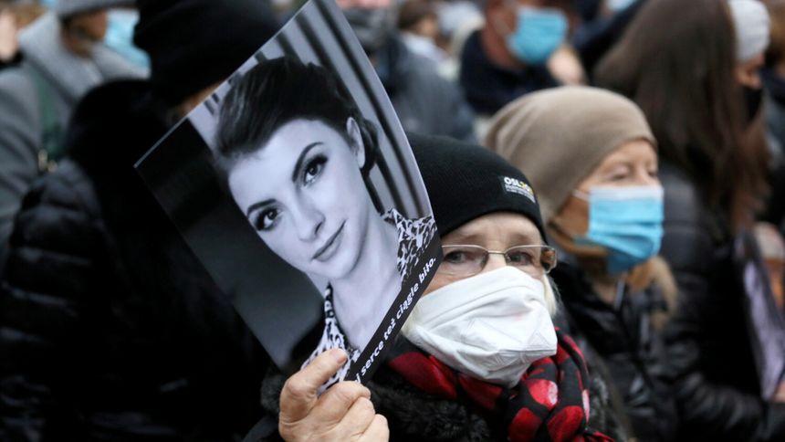 Manifestacja upamiętniająca Izę z Pszczyny w listopadzie 2021 roku