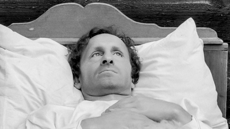 Słońce wschodzi raz na dzień - kadr z filmu 