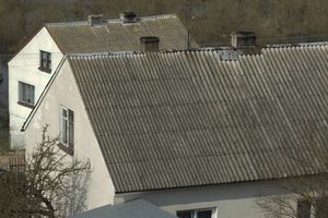 azbest na dachu budynków