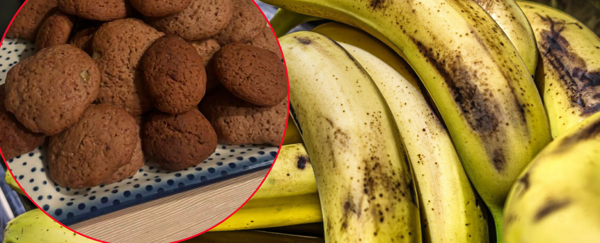 Dojrzałe banany w sklepie i ciasteczka na talerzu