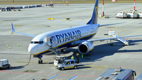 Samolot Ryanair na lotnisku w Krakowie