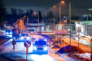 Norweska policja przed ambasadą Stanów Zjednoczonych w Oslo