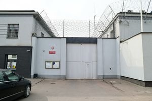 zakład karny, brama wejściowa