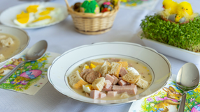 Żurek wielkanocny na stole