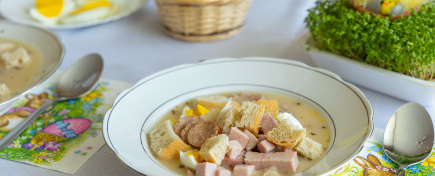 Żurek wielkanocny na stole
