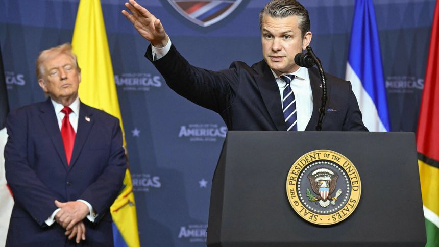 Donald Trump i Pete Hegseth 