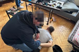 43-latek zatrzymany w związku z ostrzelaniem budynku