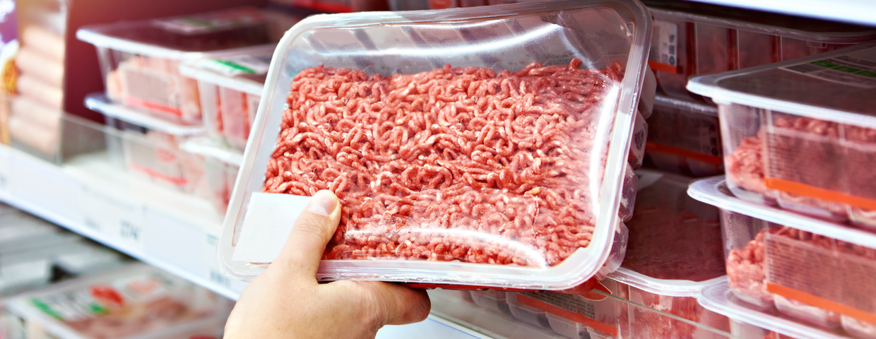 Mięso mielone w sklepie
