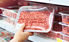 Mięso mielone w sklepie