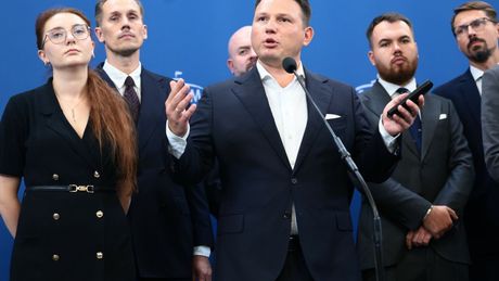 Sławomir Mentzen z politykami Konfederacji w Sejmie