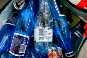 puste opakowania kaucyjne