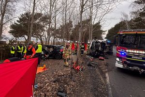 Po śmiertelnym wypadku zablokowana droga na Półwysep Helski