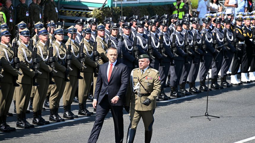 prezydent RP Karol Nawrocki i szef Sztabu Generalnego WP gen. Wiesław Kukuła.