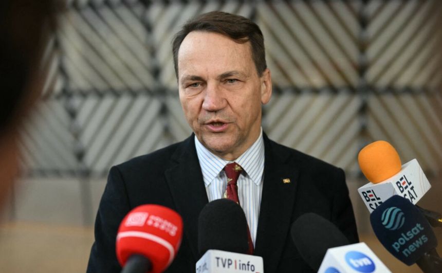 Szef MSZ Radosław Sikorski