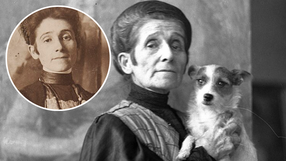 Zdjęcie starszej kobiety trzymającej psa, w tle rozmyte tło. W kółku portret młodszej wersji.