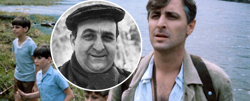 Na zdjęciu mężczyzna stoi nad rzeką, w tle grupka dzieci. W środku zdjęcia portret innego mężczyzny.