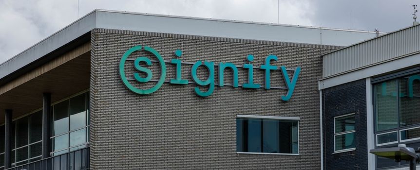 logo Signify na budynku firmy