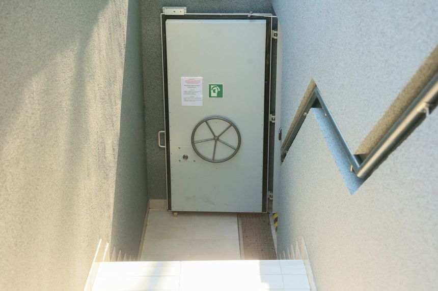 Jednym ze zgłaszanych przez samorządy problemów jest mała liczba schronów