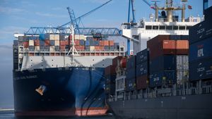 Kontenerowiec CMACGM Louis Bleriot i kontenerowiec Viking Orca