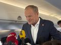 Donald Tusk w samolocie po szczycie UE