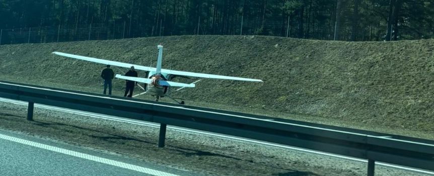 Na wysokości miejscowości Nowe Marzy na jezdni wylądowała niewielka awionetka