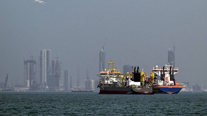 Statki u wybrzeży Dubaju