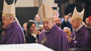 Kard. Kazimierz Nycz, abp Stanisław Dziwisz, abp Marek Jędraszewski podczas ingresu kardynała Grzegorza Rysia