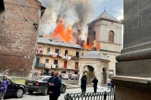 Rosyjski atak dronów na centrum Lwowa