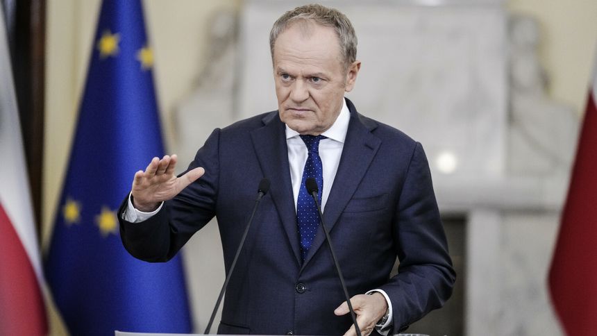 Premier Donald Tusk zapowiedział projekty ustaw, które mają obniżyć ceny paliw na stacjach