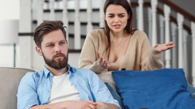 Mężczyzna i kobieta - rozmowa 