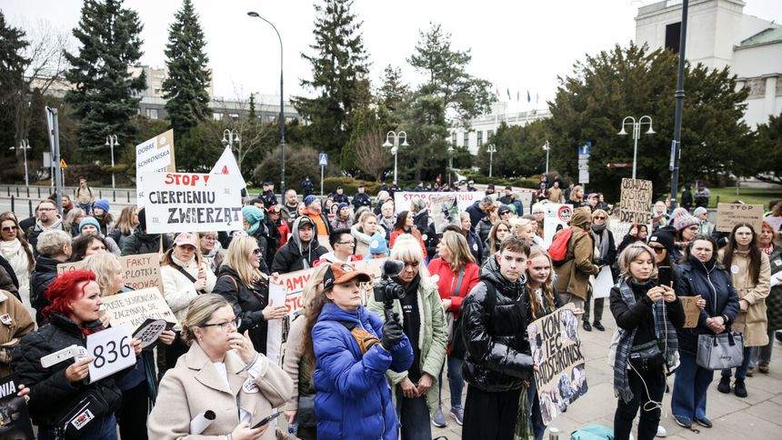Protest pod Sejmem
