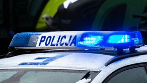 Niezidentyfikowany obiekt spadł w lesie w Rudnikach. Miejsce zabezpieczyła policja i straż pożarna