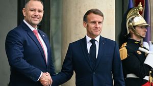 Prezydenci Polski i Francji Karol Nawrocki i Emmanuel Macron