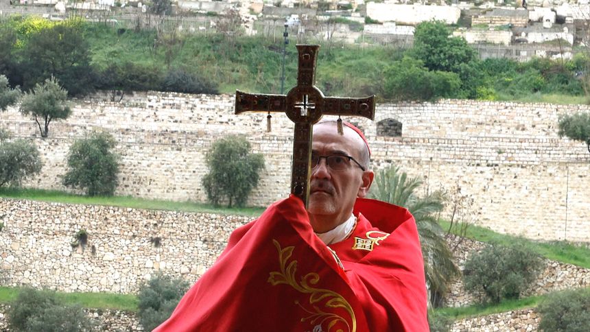  29 marca 2026 rok. Łaciński patriarcha Jerozolimy kard. Pierbattista Pizzaballa przewodniczy nabożeństwu z okazji Niedzieli Palmowej w Jerozolimie po odwołaniu tradycyjnej procesji z Góry Oliwnej.