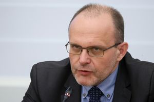 Zawieszony prokurator sprzyjał PiS